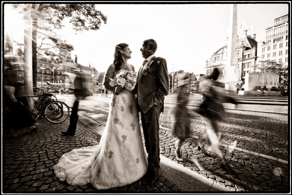 Trouwen in Amsterdam, op de Dam van Cyrille Maratray